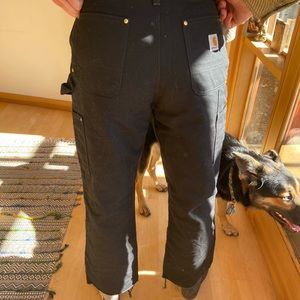 Black carhartt pants.